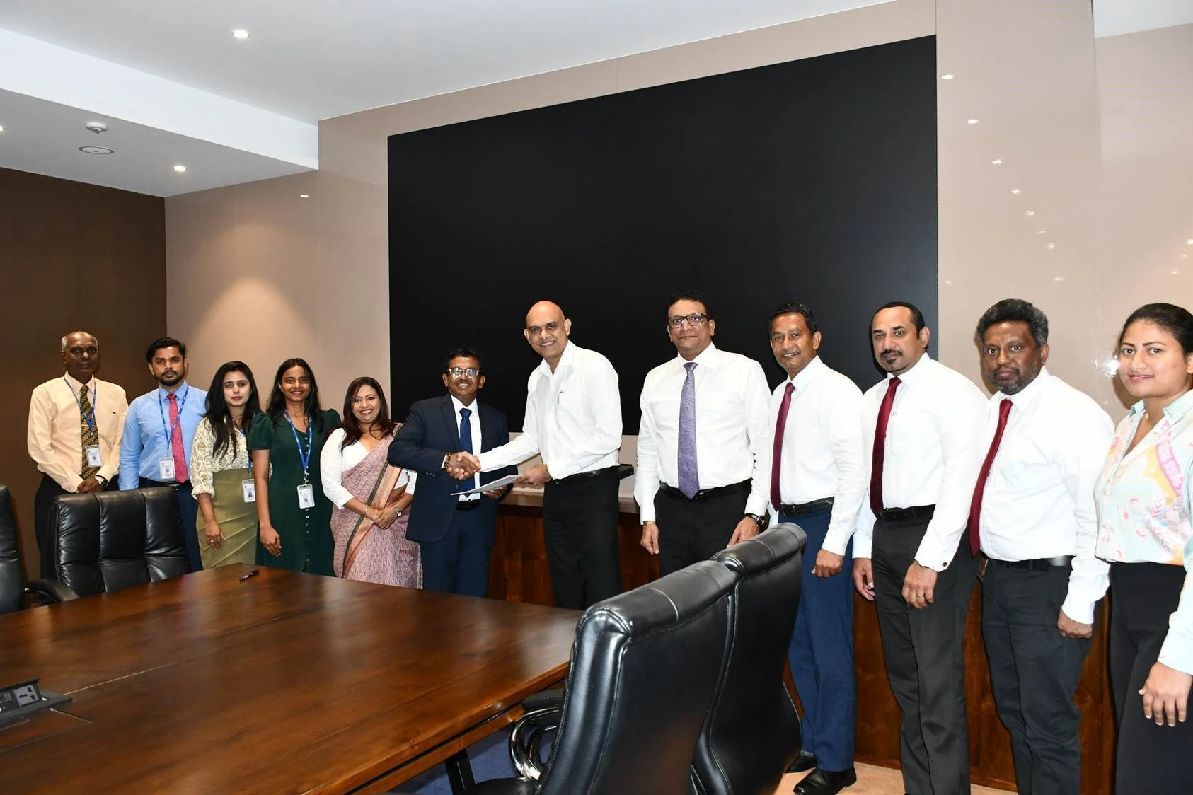 LOLC Finance PLC–SLECIC Partnership to Support Overseas Employment Financing